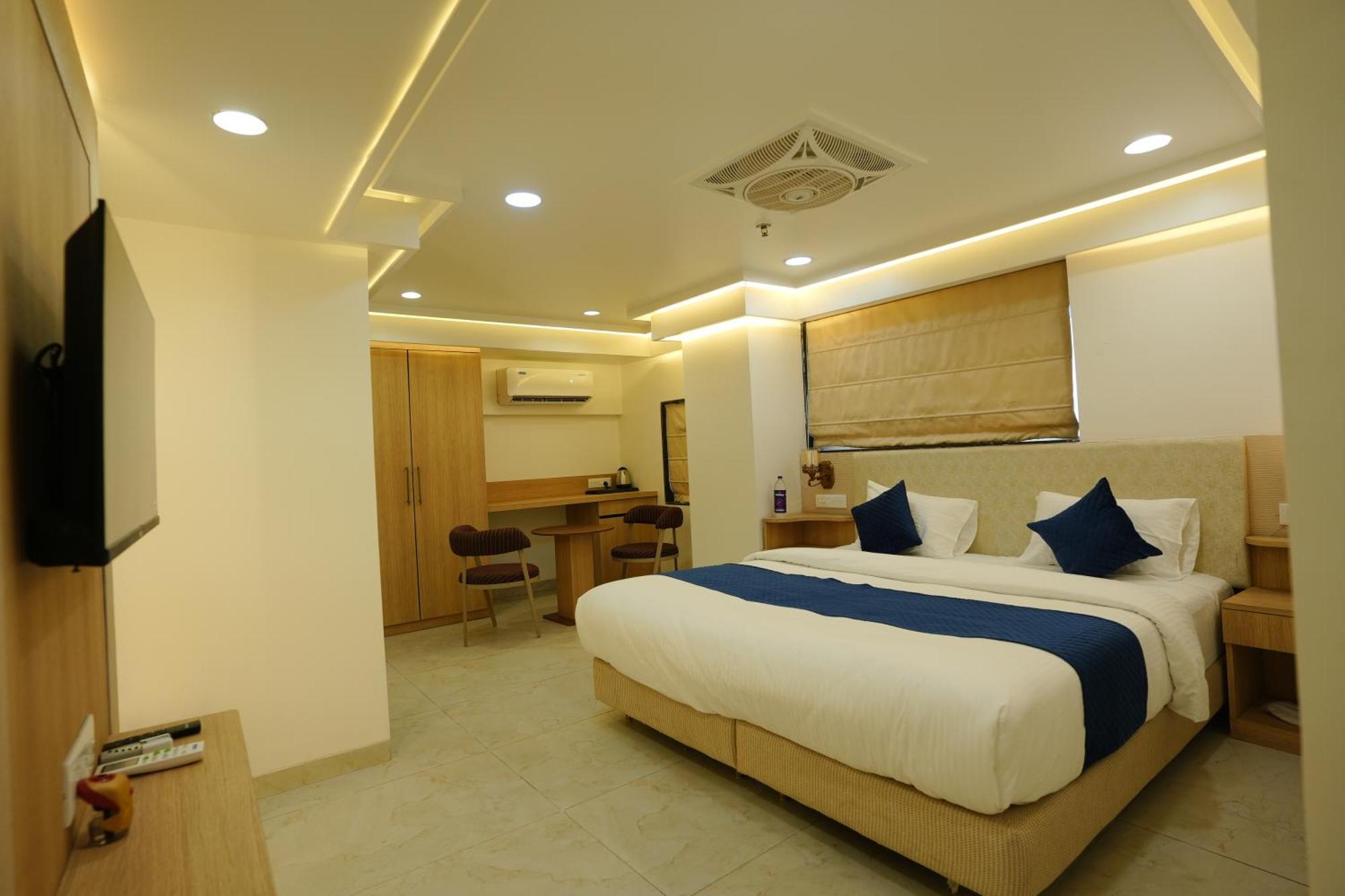 Hotel 6 Seasons, Koregoan Park, פונה מראה חיצוני תמונה