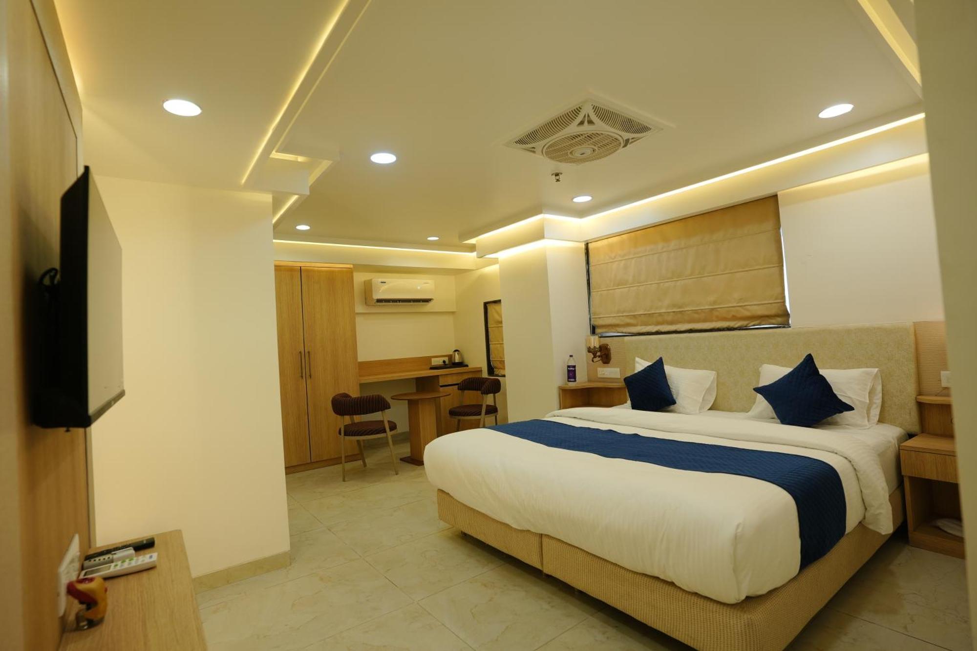 Hotel 6 Seasons, Koregoan Park, פונה מראה חיצוני תמונה