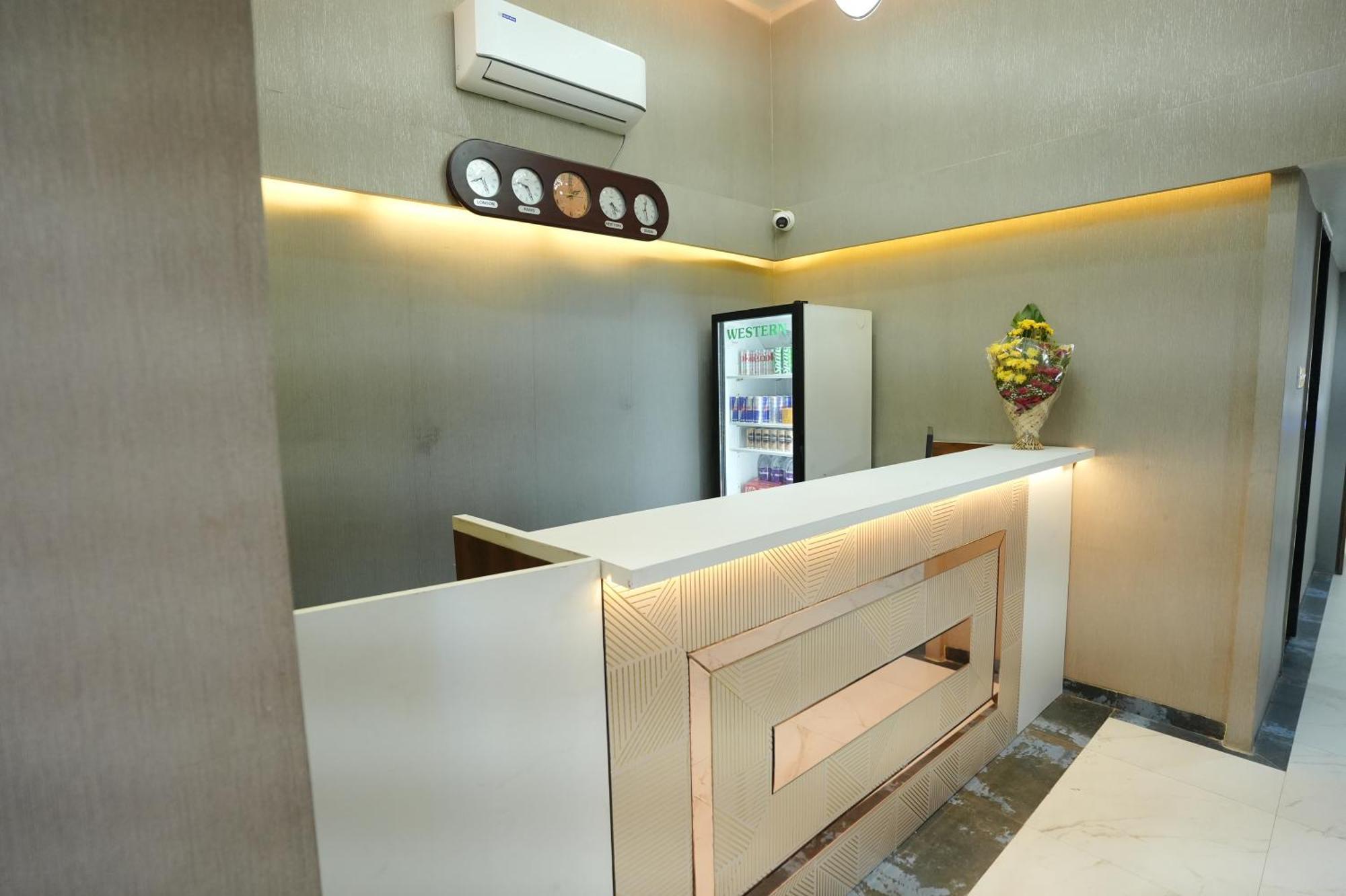 Hotel 6 Seasons, Koregoan Park, פונה מראה חיצוני תמונה