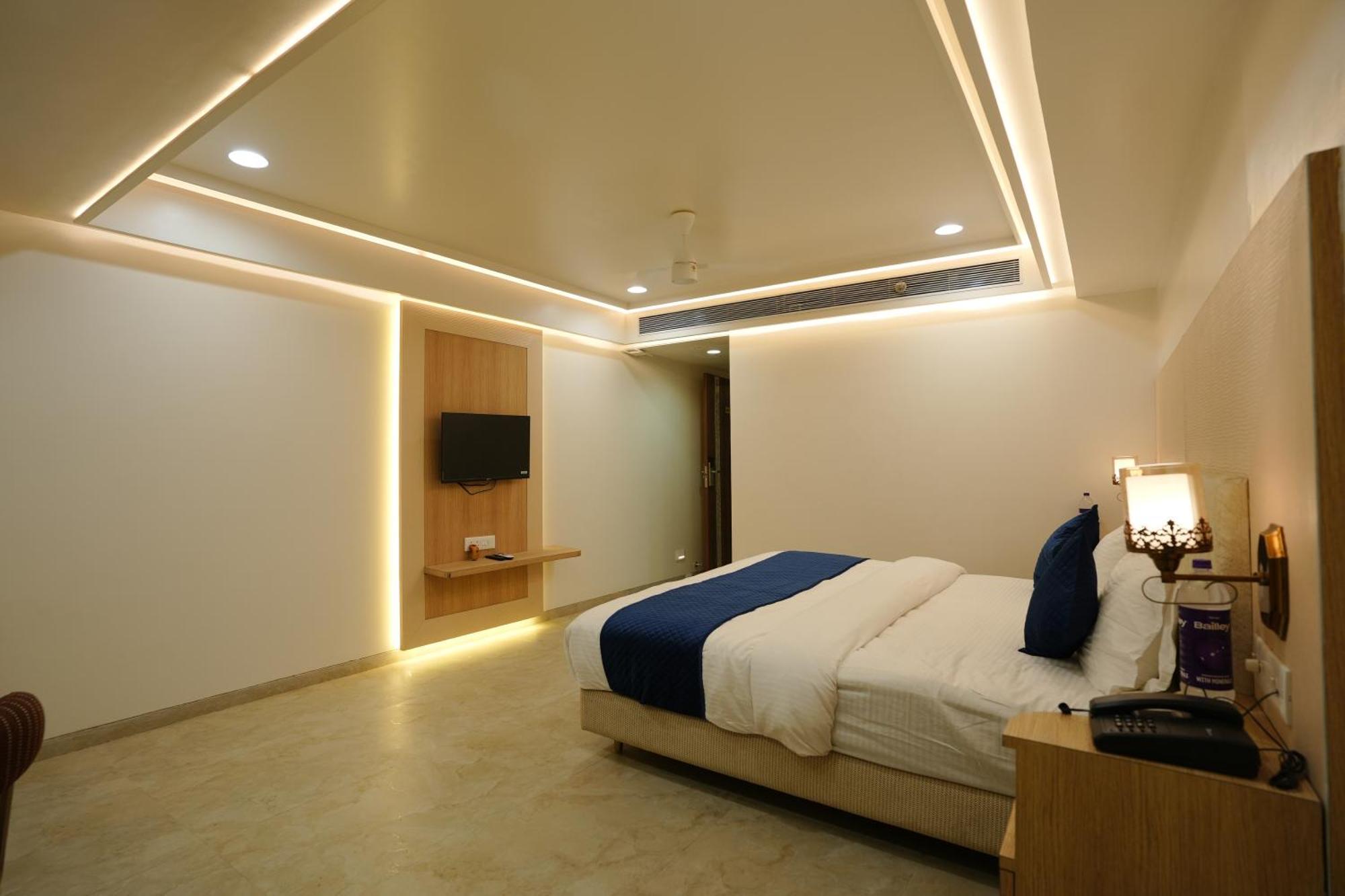 Hotel 6 Seasons, Koregoan Park, פונה מראה חיצוני תמונה
