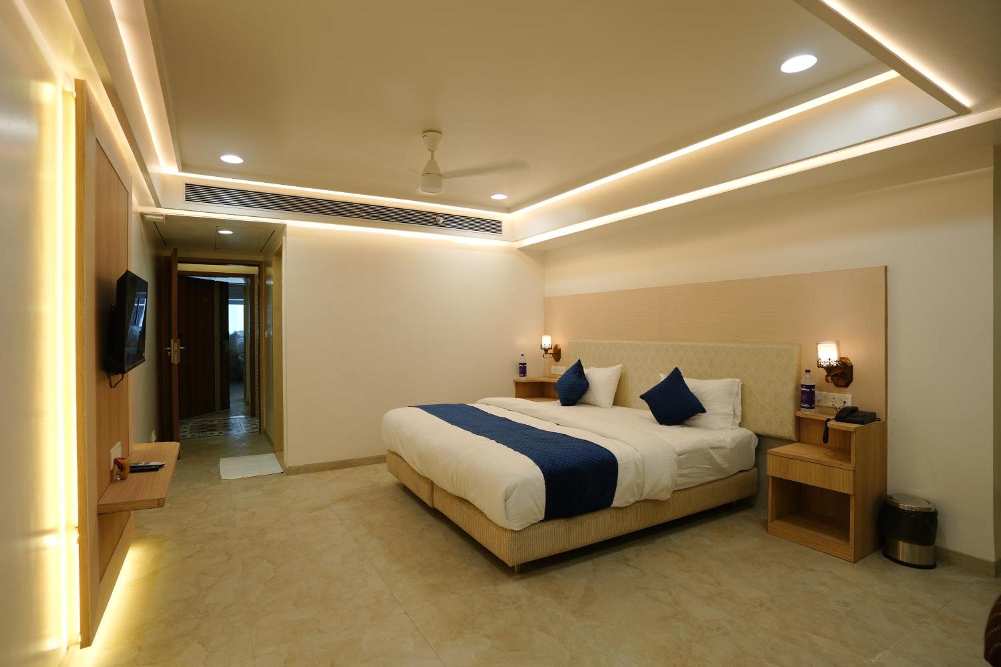 Hotel 6 Seasons, Koregoan Park, פונה מראה חיצוני תמונה