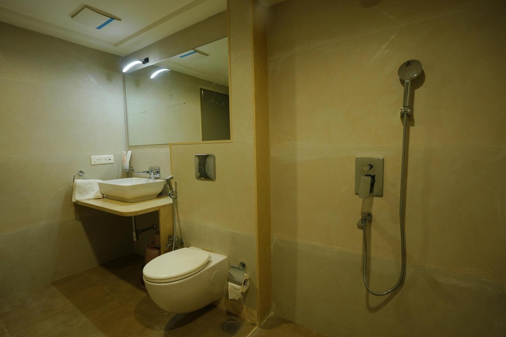 Hotel 6 Seasons, Koregoan Park, פונה מראה חיצוני תמונה
