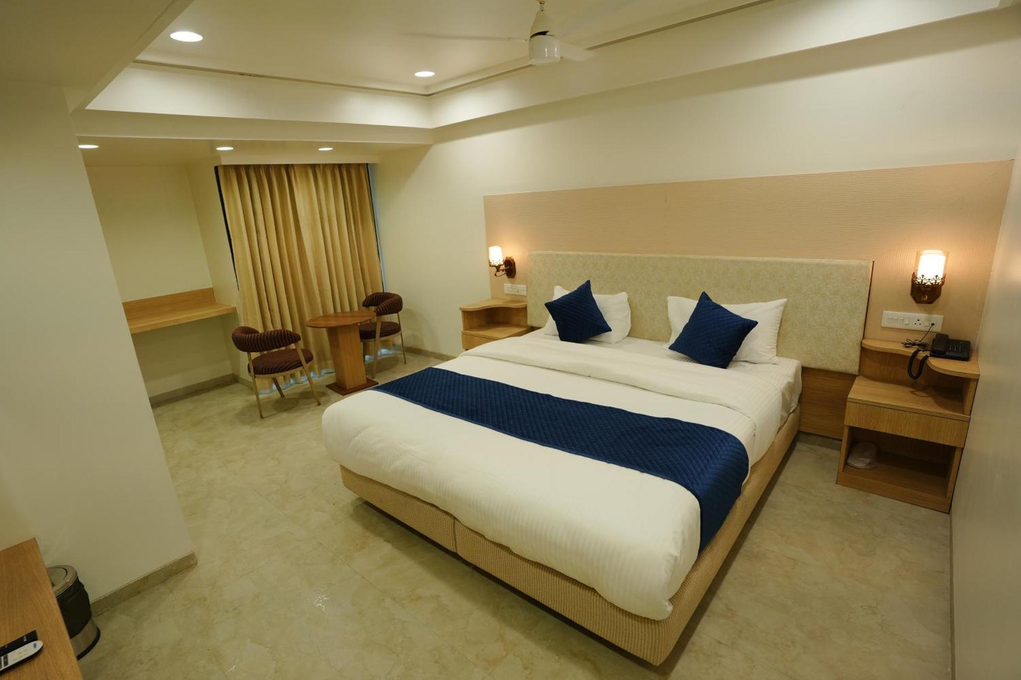 Hotel 6 Seasons, Koregoan Park, פונה מראה חיצוני תמונה