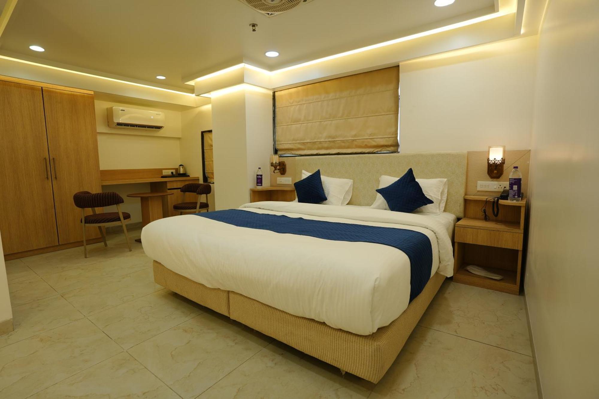 Hotel 6 Seasons, Koregoan Park, פונה מראה חיצוני תמונה