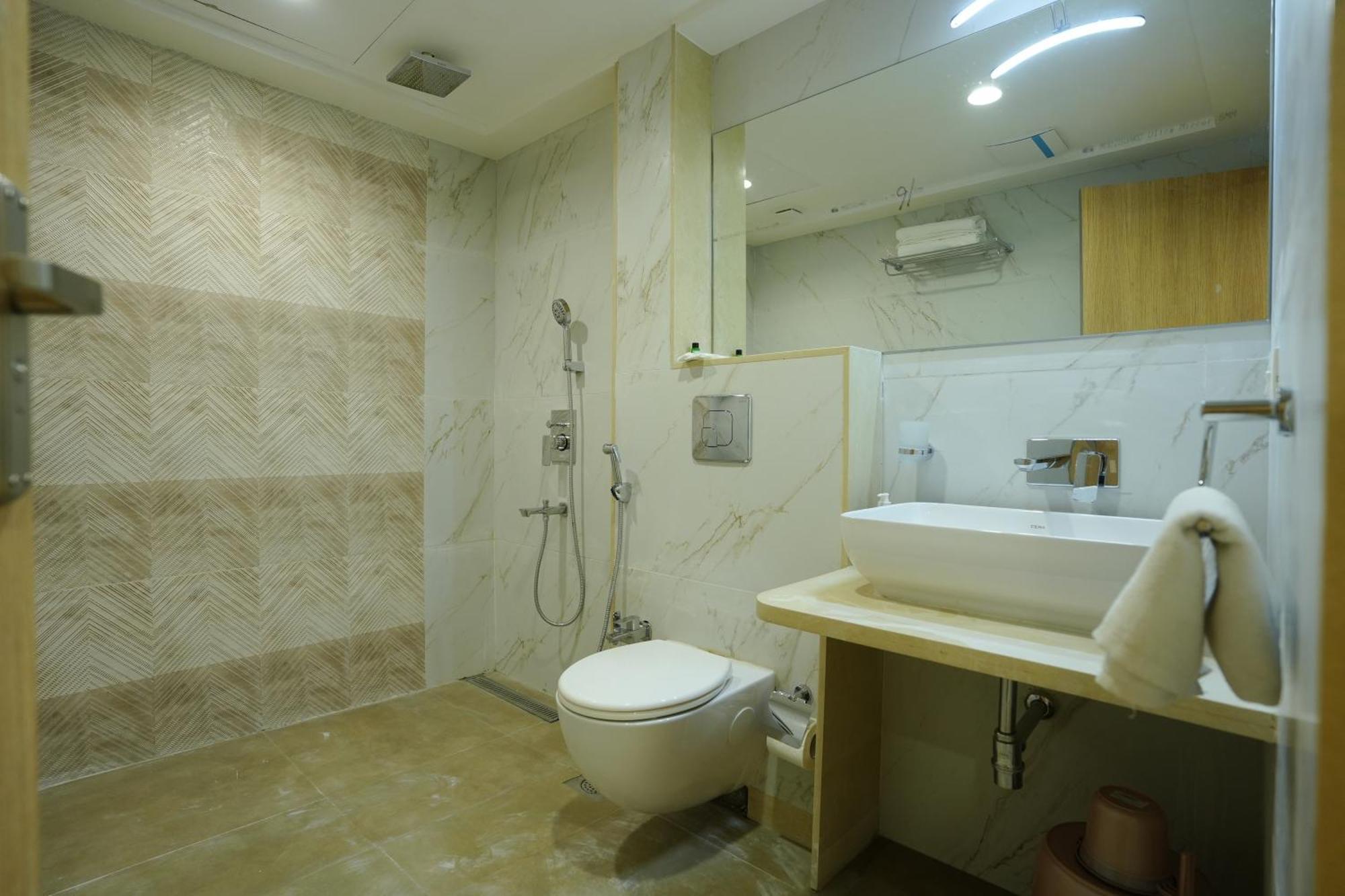 Hotel 6 Seasons, Koregoan Park, פונה מראה חיצוני תמונה